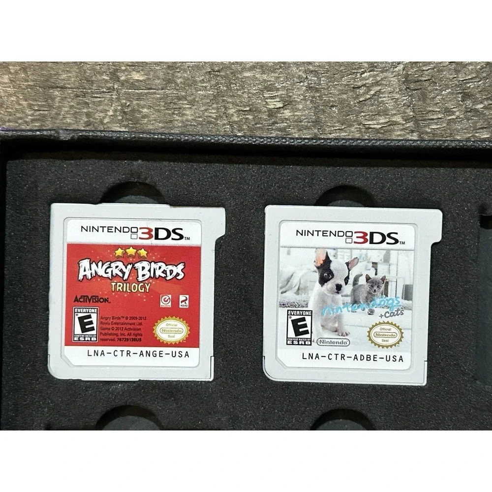 Nintendo DS i-Con Carrying Case W/angry Birds Dog &‎ Cats Game